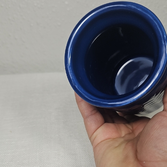 Elegant Blue Chevron Textured Ceramic Vase - Picture 6 of 6